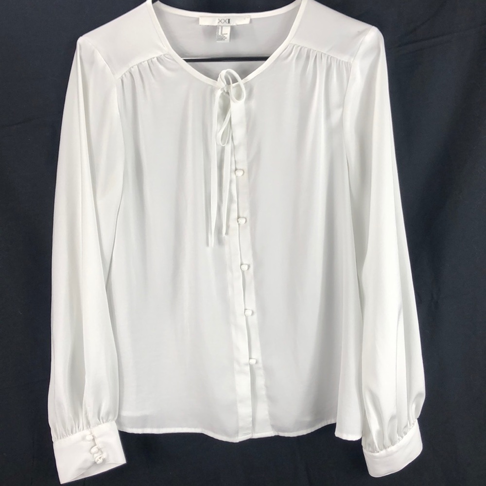 Off white 100% polyester blouse